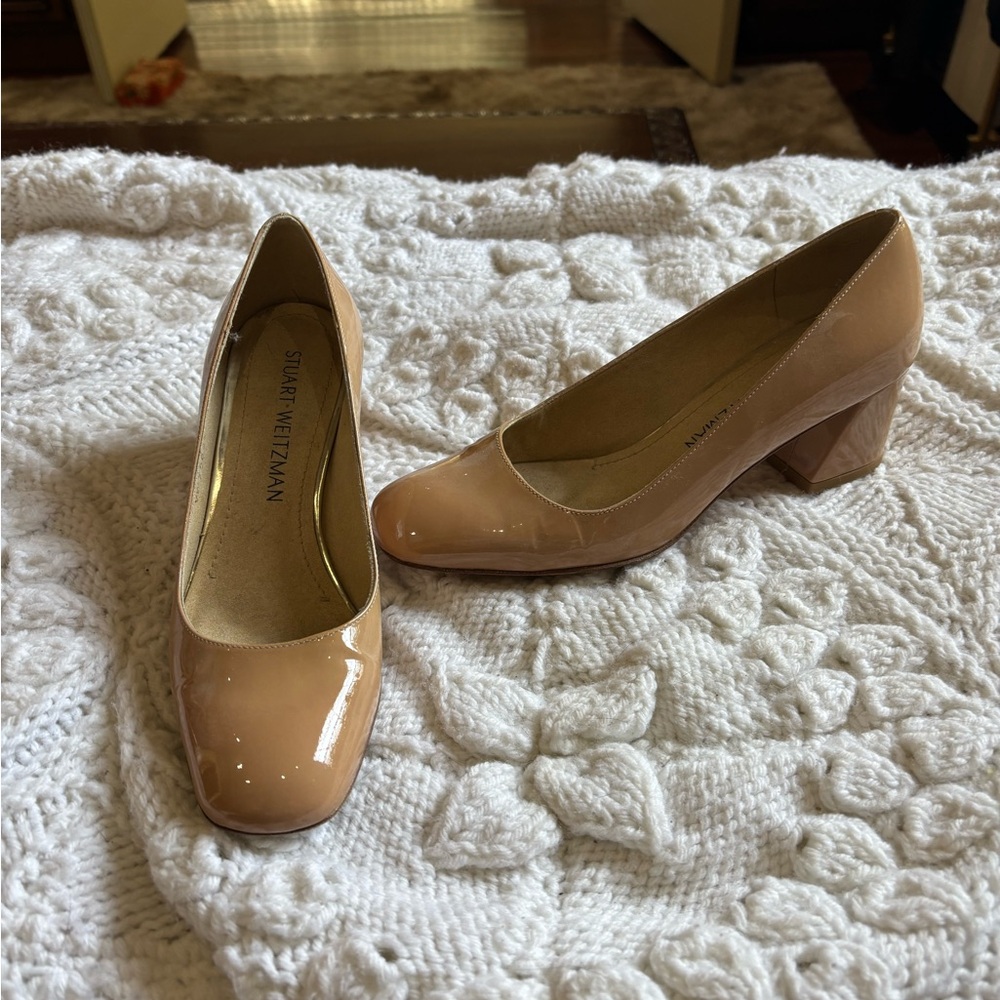 Stuart Weitzman Women's Beige Patent Heels